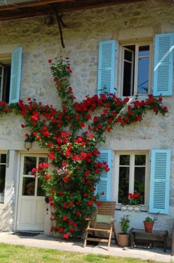 Chambres D'Hotes Des Deux Lacs Ceyzerieu Esterno foto