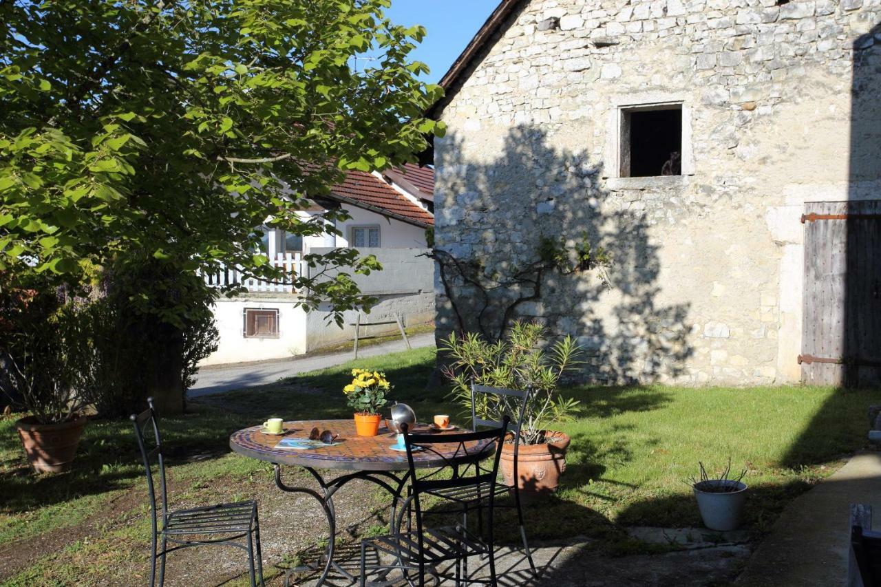 Chambres D'Hotes Des Deux Lacs Ceyzerieu Esterno foto